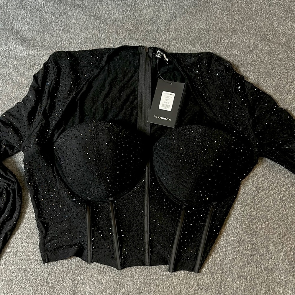 Leyla Rhinestone black crop top, Fashion nova, never worn size 1X